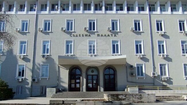 Мъж на 34 години е осъден на две години и половина затвор за държане и разпространение на наркотици в Стара Загора