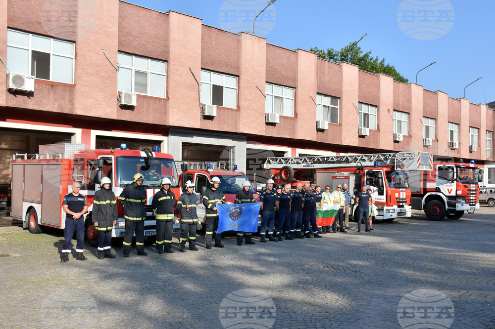 Пловдив - Протест на служители на пожарната и полицията
