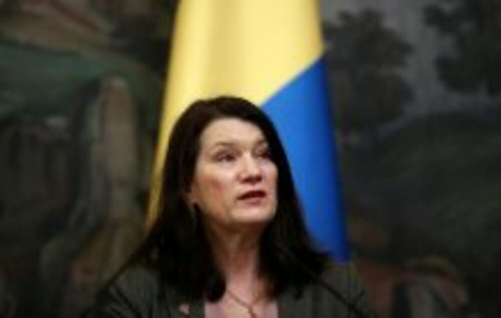 Швеция ще изгони трима руски дипломати, каза външната министърка Ан Линде
