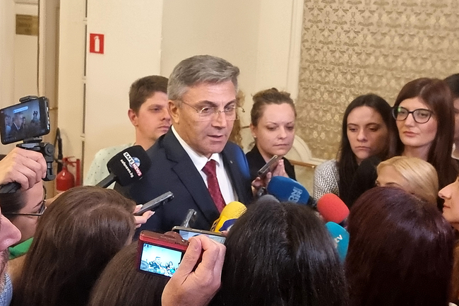 Димитър Аврамов от ДПС още днес ще се откаже от имунитета си, обяви Мустафа Карадайъ