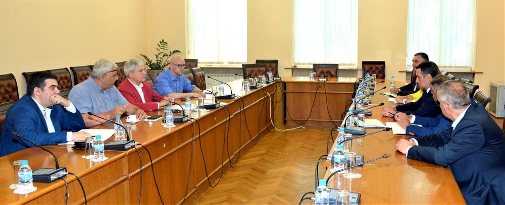 Министър Гвоздейков: Откриваме диалог с експерти и синдикати за предстоящите реформи в сектора