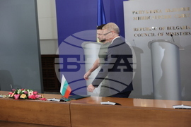 Министерски съвет - Володимир Зеленски - Николай Денков  - пресконференция