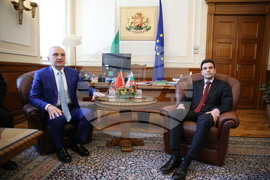 Никола Минчев - Илир Мета - среща