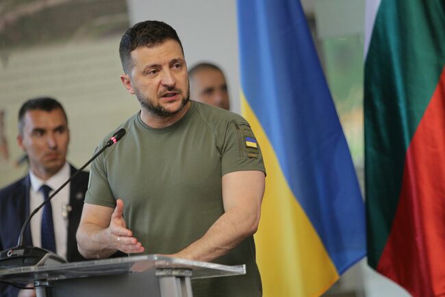 Вие ме аплодирате, искам да аплодирате себе си за всичко, което направихте за нашите хора, заяви Володимир Зеленски