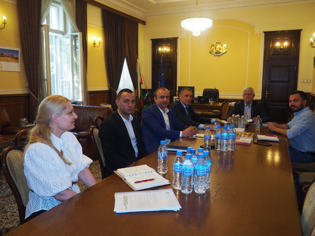 БВС: Министърът на земеделието и храните Кирил Вътев обсъди с ръководството на Българския ветеринарен съюз ключови въпроси