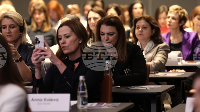 Жените заемат 29 процента от ръководните постове в Германия – под средното равнище за ЕС