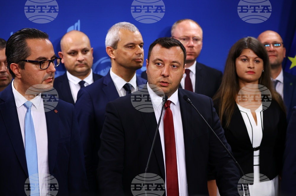 Парламент - Възраждане - пресконференция