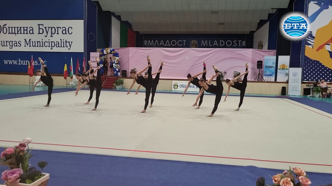 Силна подиум тренировка за националните отбори на България преди Балканските игри по естетическа гимнастика в Бургас