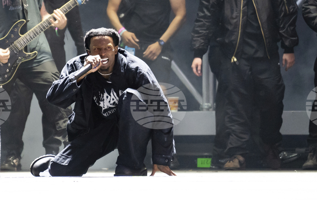 Рапърът Плейбой Карти се завърна на челна позиция в класацията на "Билборд" за албуми