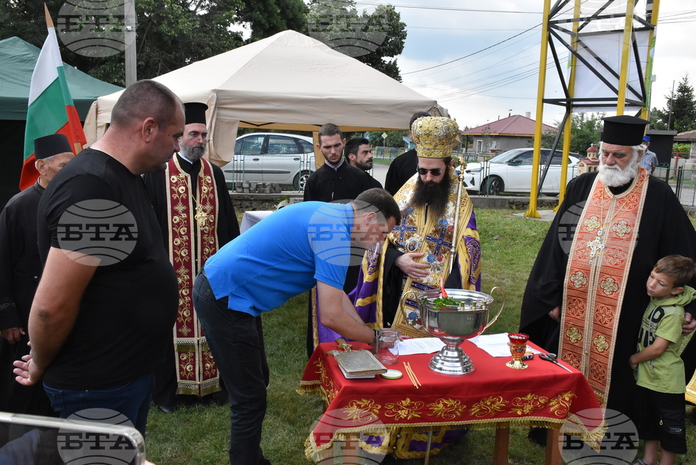 Село Манастир - православен храм - първа копка