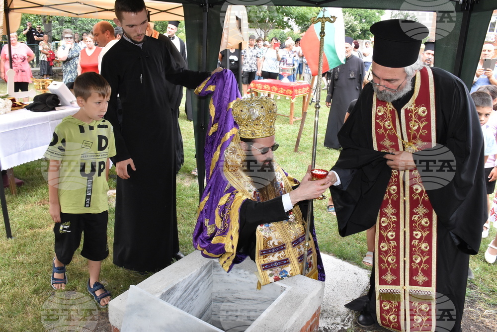 Село Манастир - православен храм - първа копка