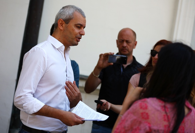 Vazrazhdane Leader Says MPs Have No Right to Reject Referendum Proposal Backed by 400,000-Plus People