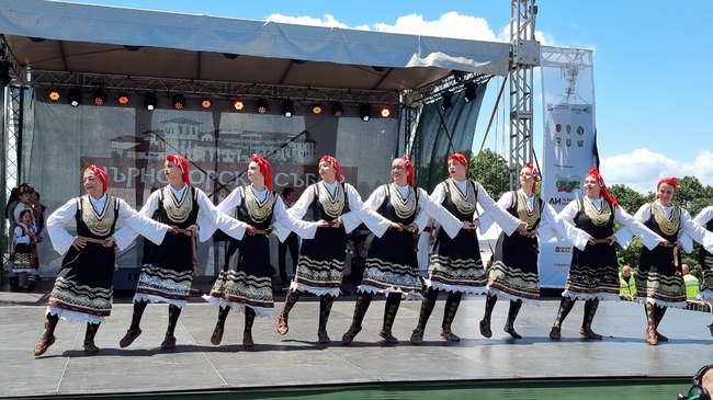 Богата фолклорна програма и множество съпътстващи прояви посрещат гостите на Църногорския събор "В сърцето на Граово"