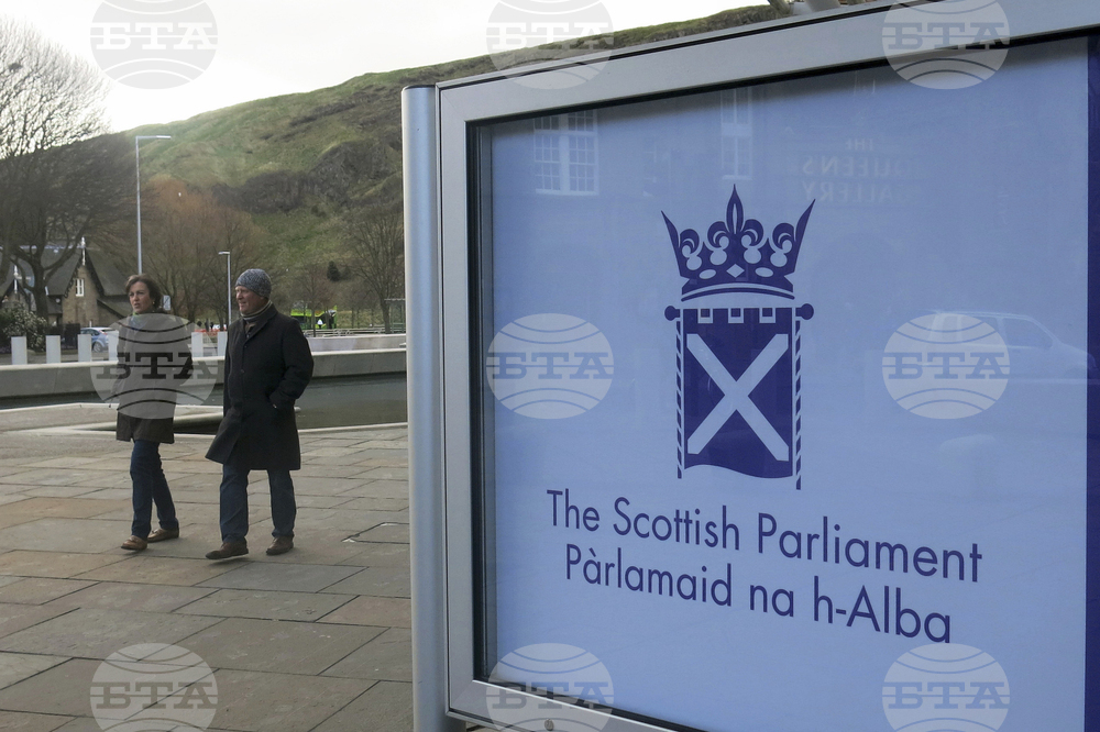 Шотландия получи същия кредитен рейтинг като Обединеното кралство, докато Единбург планира да пласира собствени облигации