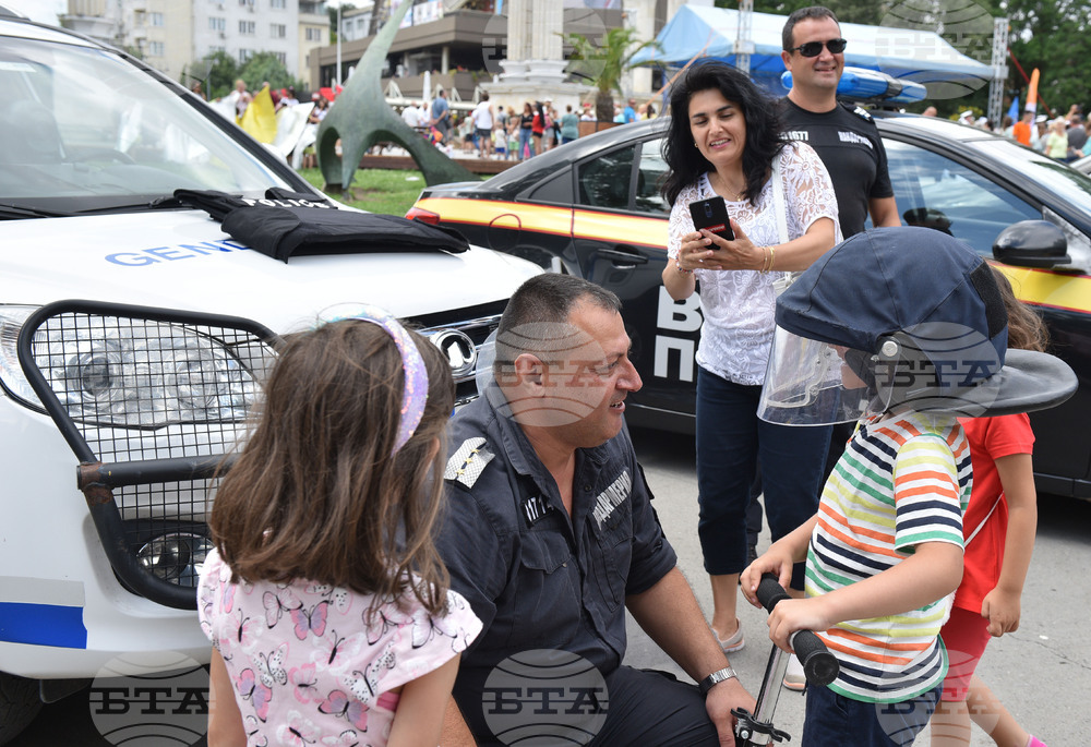 Варна - „С обич за децата в памет на бащите герои“