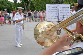 Варна - „С обич за децата в памет на бащите герои“