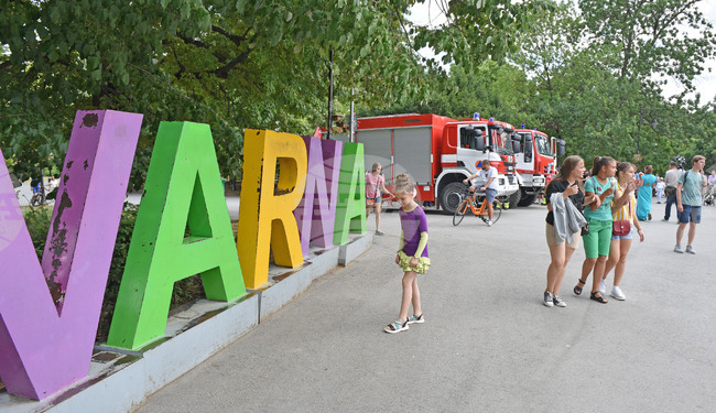 С кинопрожекции и огнено шоу Варна ще отбележи Международния ден на младежта