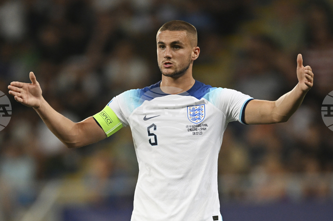 Саутхемптън отхвърли оферта на Порто за защитник