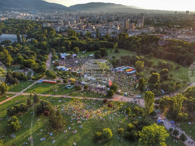 Работна група ще предложи мерки срещу шума и замърсяването при масови мероприятия на открито, реши Столичният общински съвет