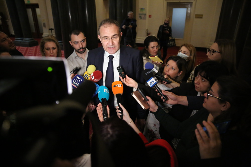 Борислав Гуцанов, БСП: Служебният кабинет на Стефан Янев пита САЩ за нови 8 F-16