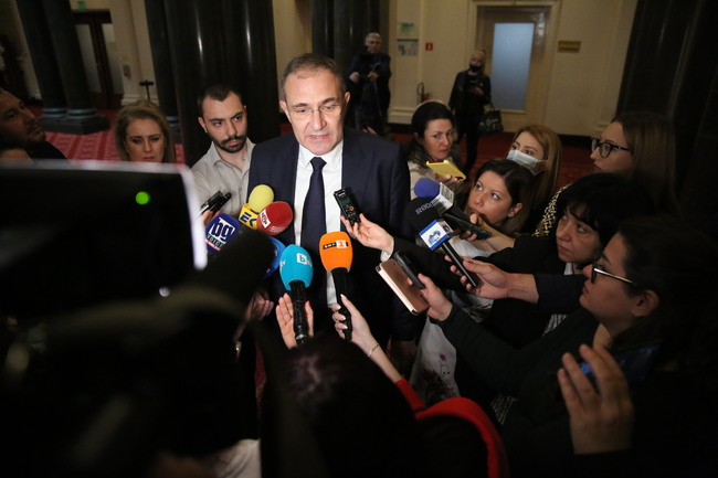 Борислав Гуцанов, БСП: Служебният кабинет на Стефан Янев пита САЩ за нови 8 F-16