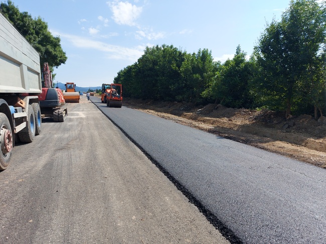 Възстановява се движението по ул."Eзерата" от кръстовище с ул. „Чепинско шосе" до моста над р. Лесновска при с. Негован