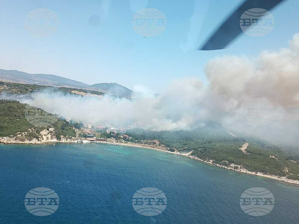 Two Wildfires Rage Across Izmir Province in Turkiye