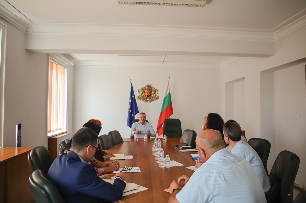 Министърът на младежта и спорта Димитър Илиев проведе среща с директорите на държавните спортни училища