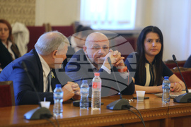 Парламент - Комисия по икономическа политика и иновации