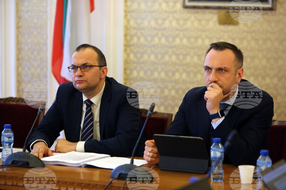 Парламент - Комисия по икономическа политика и иновации
