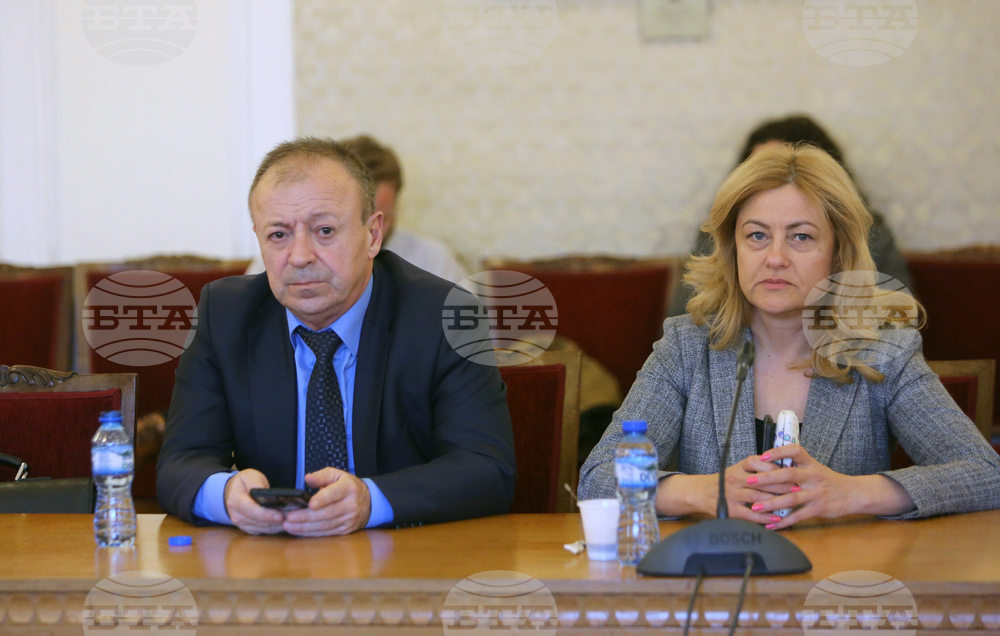 Парламент - Комисия по икономическа политика и иновации