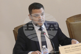 Парламент - Комисия по туризъм