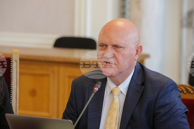 Трябва да променим образованието към формиране на умения и компетентности, посочи министър Галин Цоков