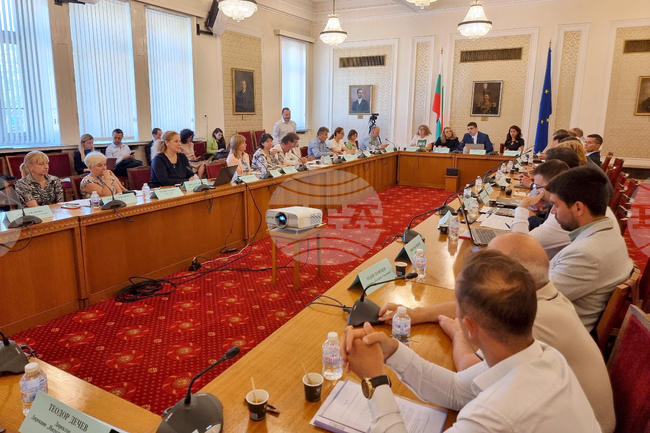 Кръгла маса - „Регулация на дивото и свободното къмпингуване“