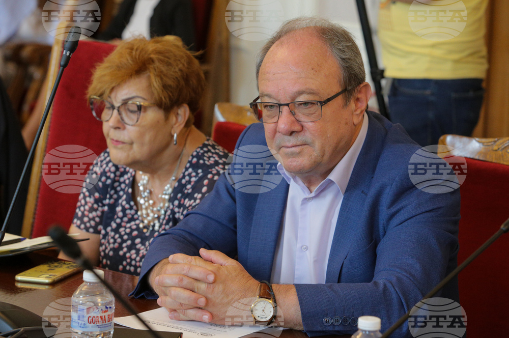 Парламент - Комисия по образованието и науката - Юлиан Ревалски