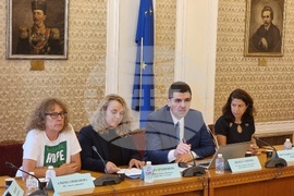 Кръгла маса - „Регулация на дивото и свободното къмпингуване“