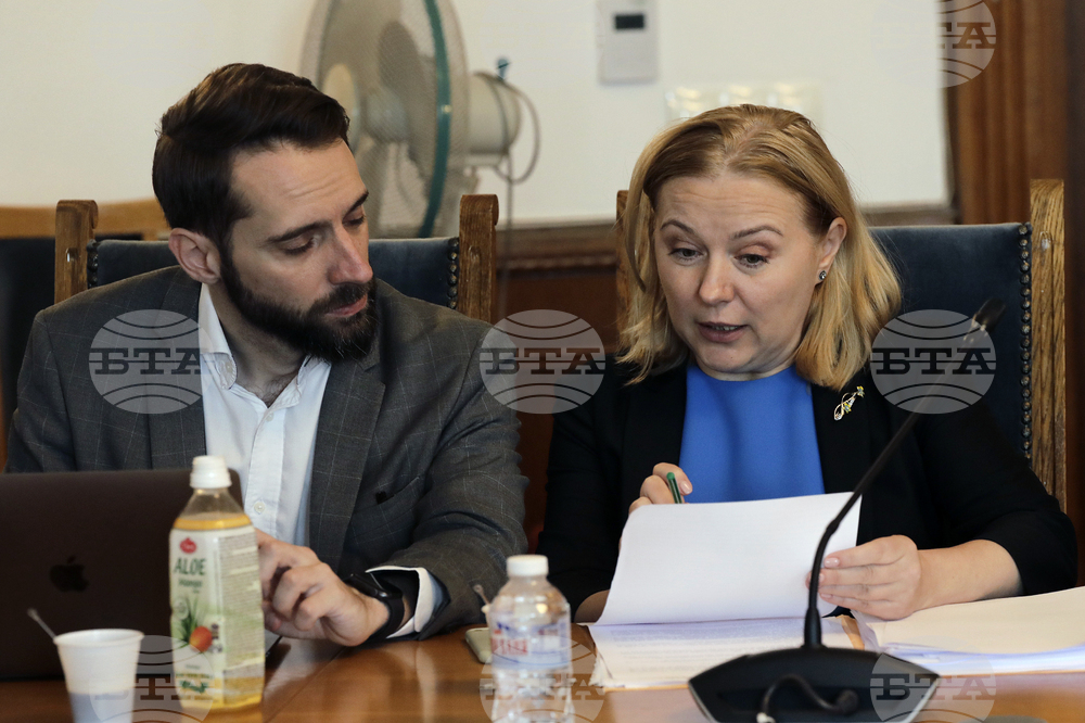 Парламент - Комисия по правни въпроси