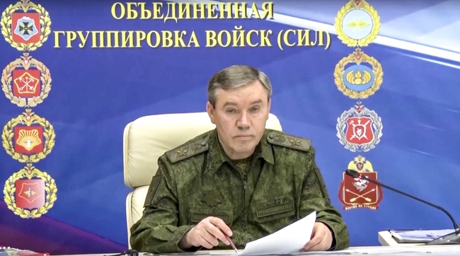 Началникът на генералния щаб на руските въоръжени сили Валерий Герасимов инспектира руски войски в Запорожка област