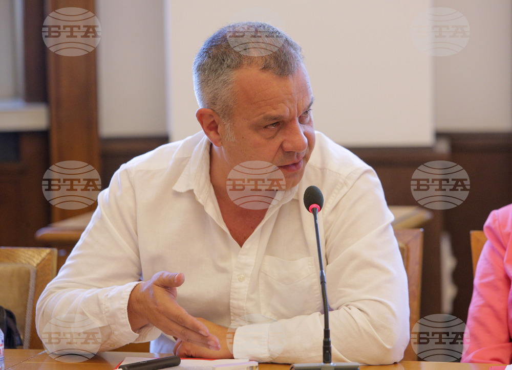 Парламент - Комисия по културата и медиите - Емил Кошлуков