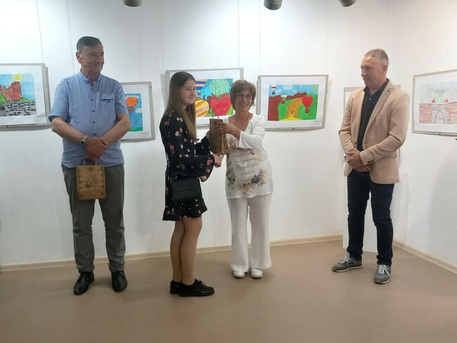 Във втория национален конкурс за детска рисунка на тема „Белоградчик – скалната столица на България” участваха над 65 творби