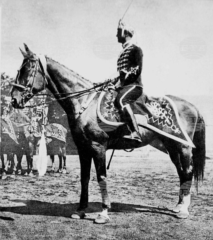 С ескорт на княз Александър I Батенберг през 1879 г. се поставя началото на Националната гвардейска част (АРХИВНИ СНИМКИ)