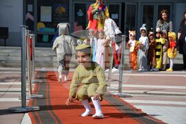 Благоевград - парад - приказни герои