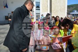 Благоевград - Илко Стоянов - парад - приказни герои