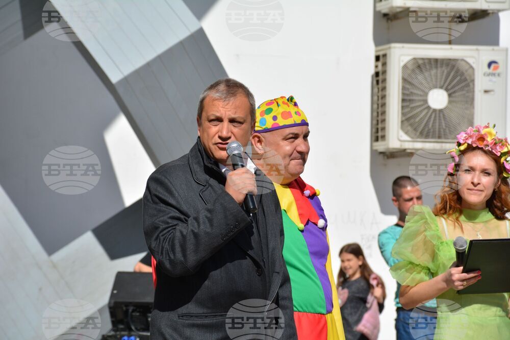 Благоевград -  Илко Стоянов  - парад - приказни герои