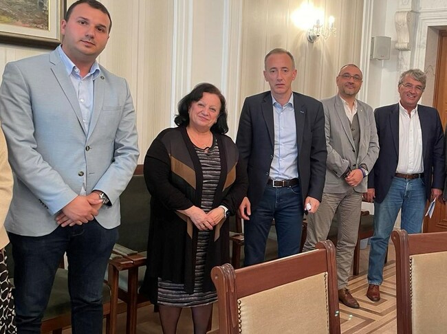 Социалните партньори от ВОН-КНСБ, от Съвета на ректорите и от НПСС настояват за равнопоставеност в политиката по доходите в образованието