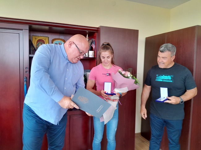 Община Видин: Кметът на Общината поздрави видинчанката Йоана Георгиева за постигнатите спортни успехи