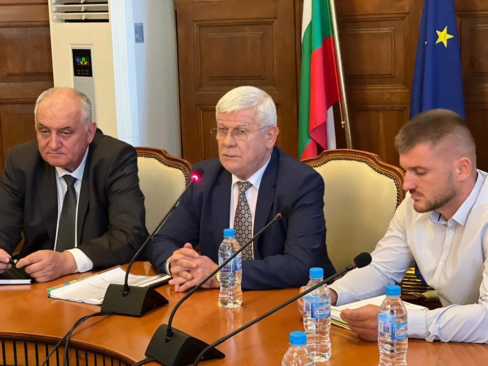 Министър Кирил Вътев: Предстои да проведем Консултативен съвет по поземлените отношения