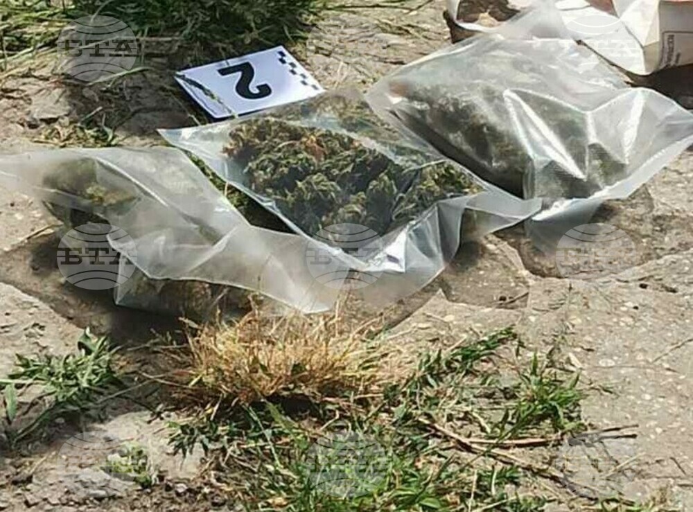 Двама души са арестувани от ГДБОП по време на наркосделка, съобщават от полицията в Габрово