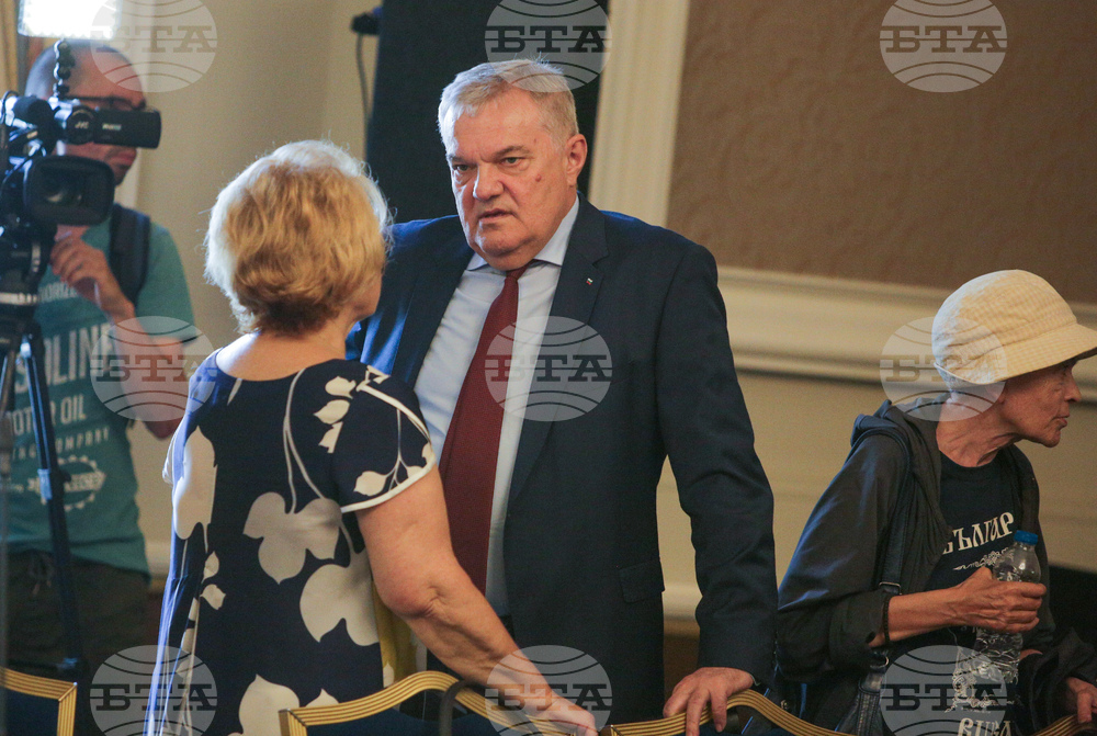 Дискусия на тема: „Конституцията от 1991 г. - Основа на българската държавност и право”