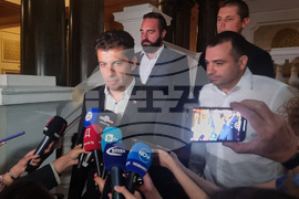 Народно събрание - ПП-ДБ - среща - Кирил Петков - брифинг